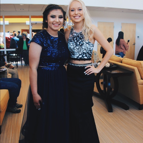 Black Prom dress - Picture 4 of 5